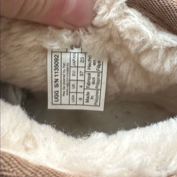 UGG Tan Suede mini platform Boots size 6 - Picture 3 of 7